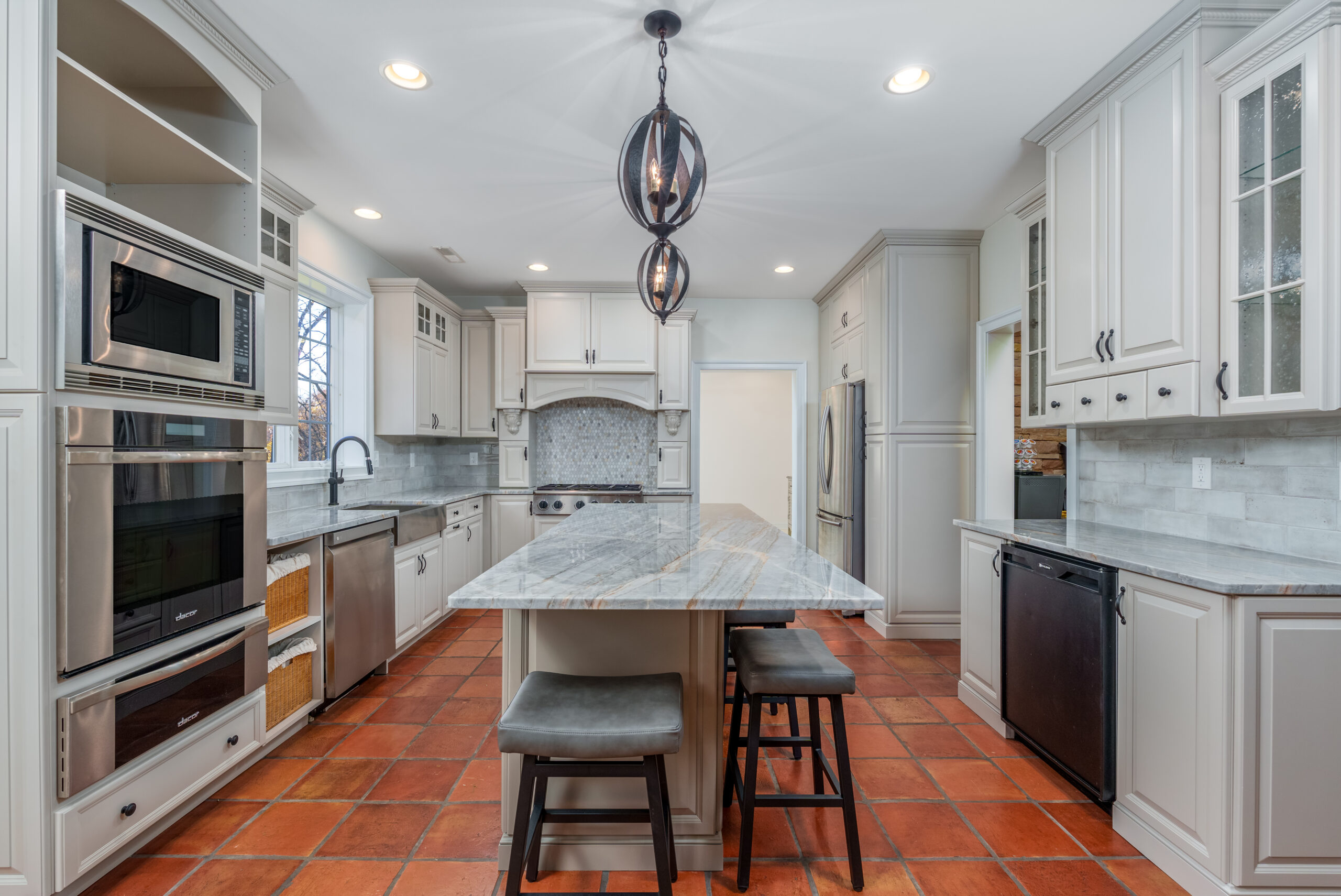 Kitchen Remodeler modern kitchen layout with large island